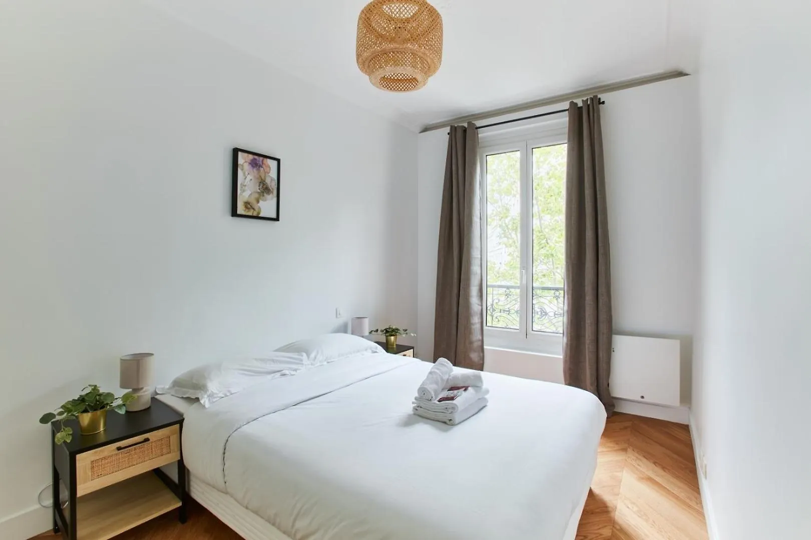 Bnbnook - Bright 1Br Near Montmartre & Sacre-Coeur Paris France