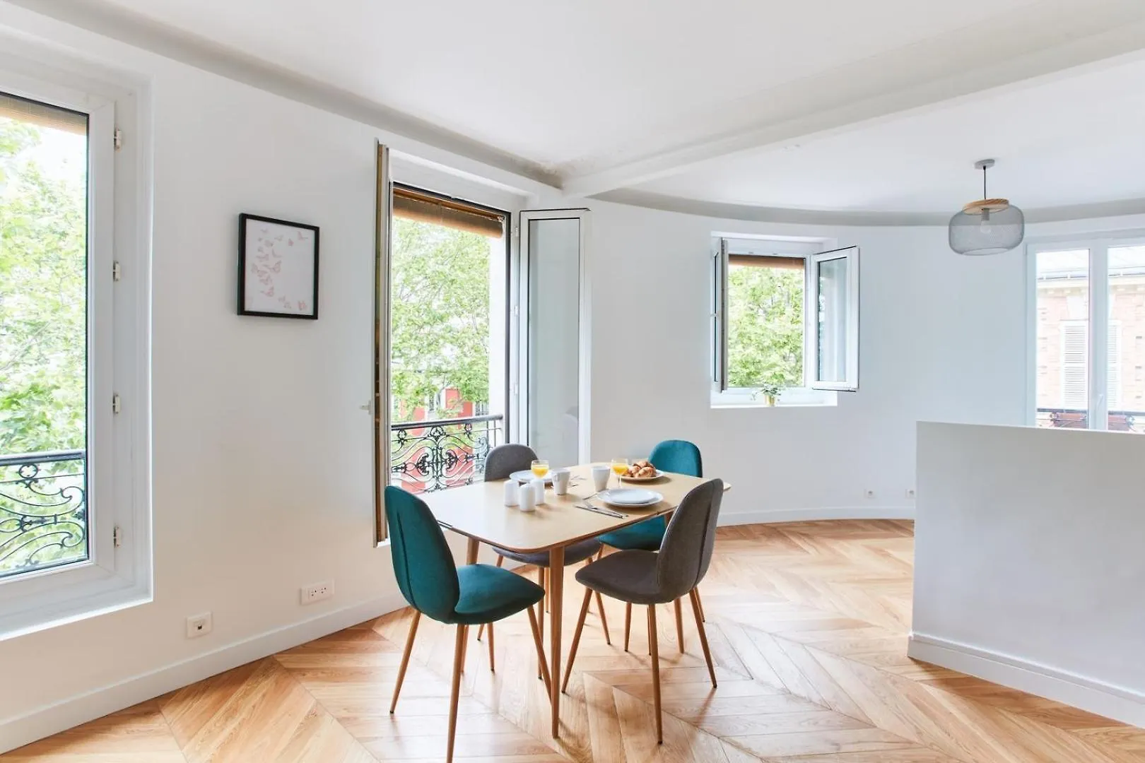 Apartment Bnbnook - Bright 1Br Near Montmartre & Sacre-Coeur Paris France